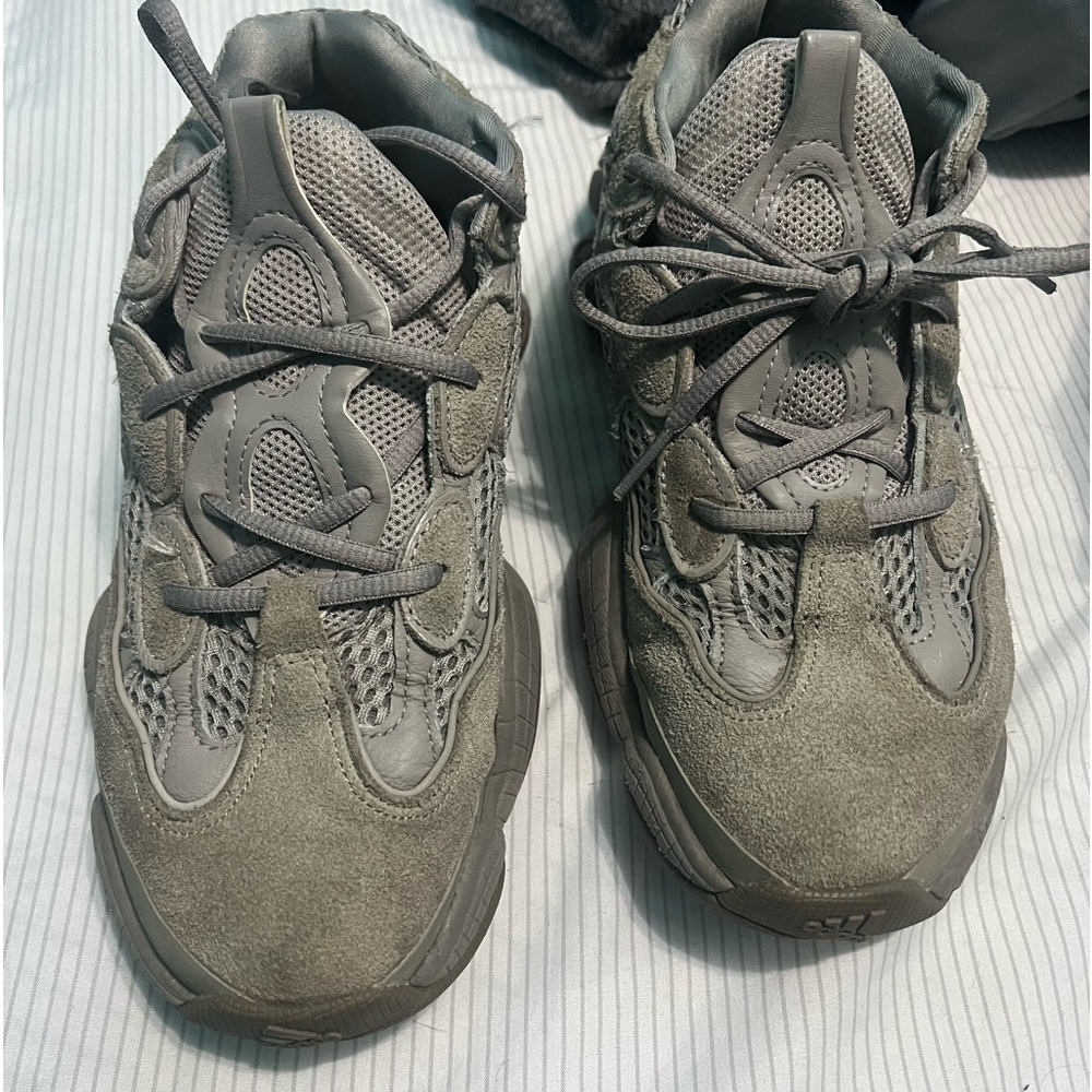 Used yeezy 500 ash grey